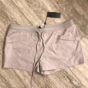BCBGMAXAZRIA Mango shorts large - tan beige khaki
